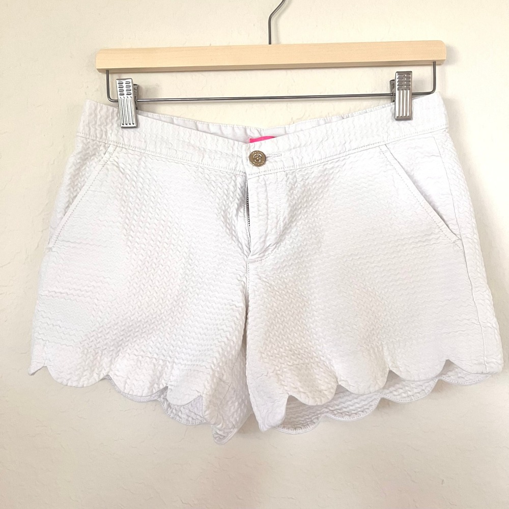 Lilly Pulitzer Buttercup White Seersucker Scalloped Hem Shorts Womens 2 Preppy